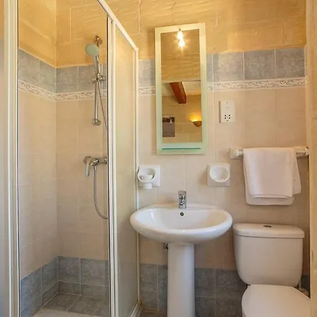 400 Year Old Converted With Private Pool Case de vacanță