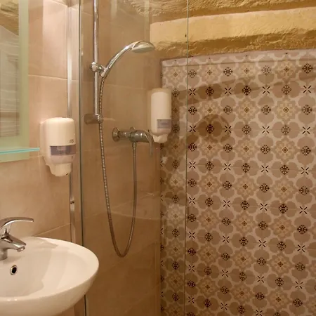 400 Year Old Converted With Private Pool Case de vacanță Xagħra
