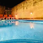 בית נופש 400 Year Old Converted With Private Pool *