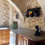 400 Year Old Converted With Private Pool 度假居