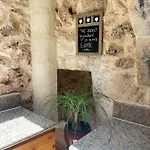 400 Year Old Converted With Private Pool 度假居 *