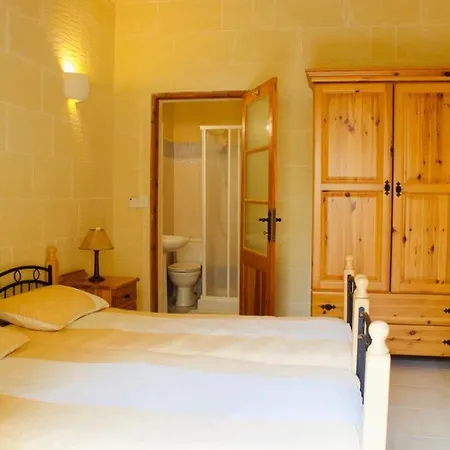400 Year Old Converted With Private Pool