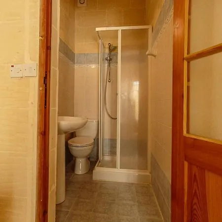 בית נופש 400 Year Old Converted With Private Pool