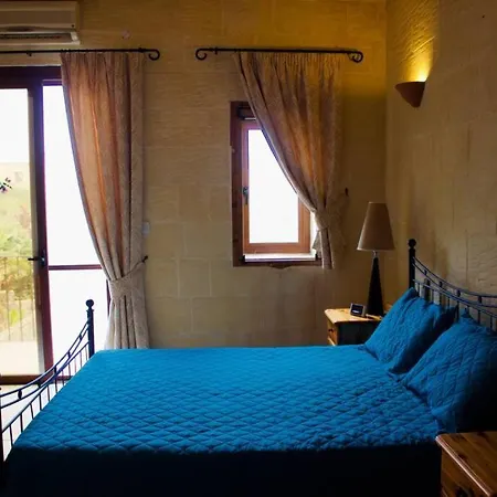 400 Year Old Converted With Private Pool Xagħra