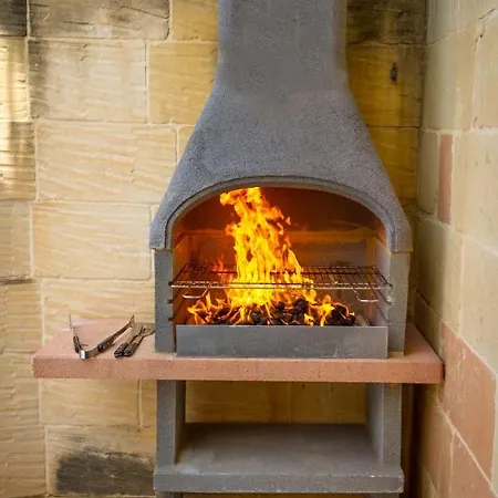 400 Year Old Converted With Private Pool