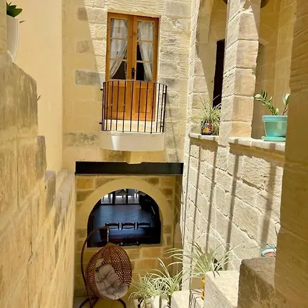 400 Year Old Converted With Private Pool Xagħra