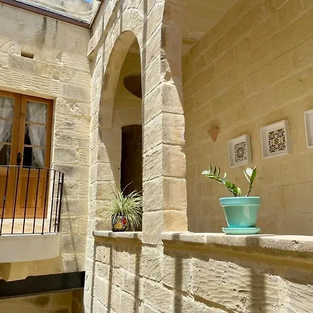 בית נופש 400 Year Old Converted With Private Pool Xagħra