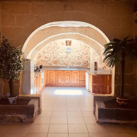 400 Year Old Converted With Private Pool *