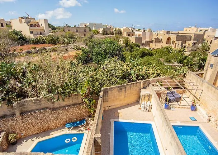 400 Year Old Converted With Private Pool *